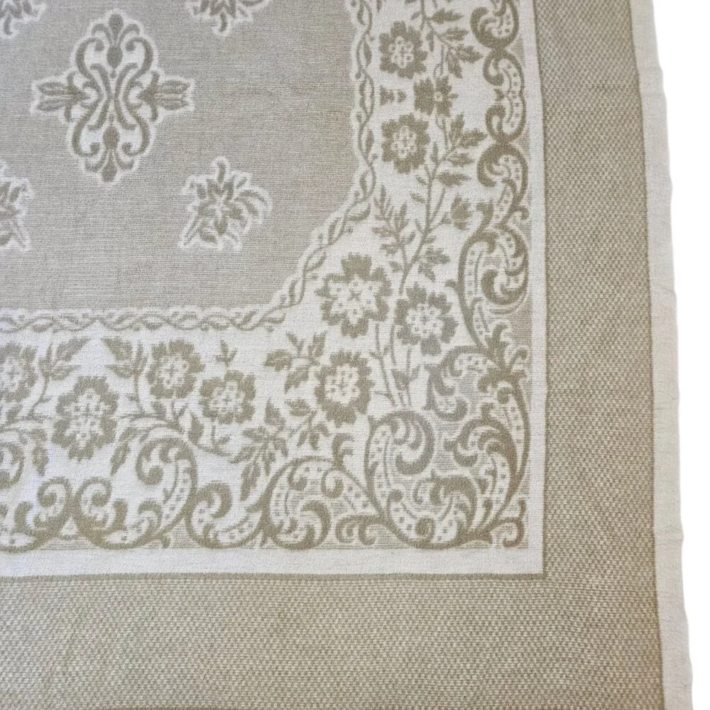 VTG Cream Beige Reversible Damask Floral Coverlet Bedspread French‎ Twin Full
